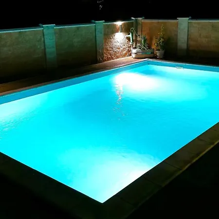 Zlatan Poolside Bosanska Gradiska